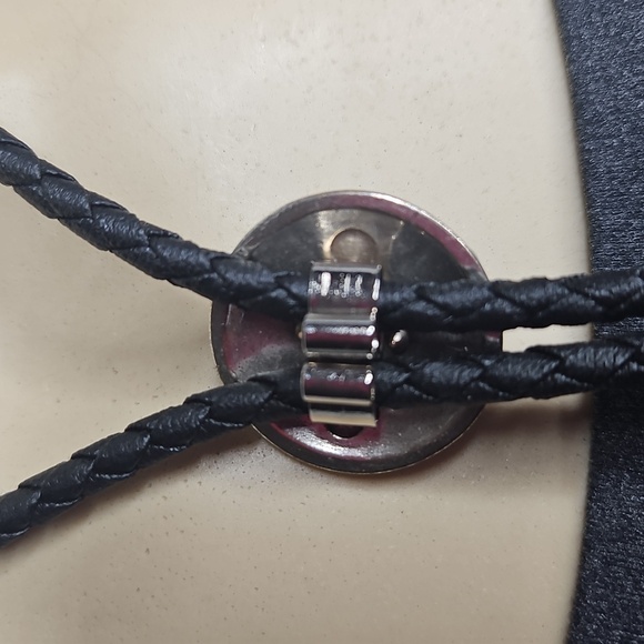 VINTAGE STEER WITH BOBED WIRE DETAIL BOLO WESTERN TIE - Picture 4 of 7